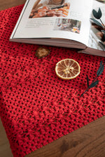 chemin table rouge crocheté motifs floraux décoration maison salle manger traditionnelle large