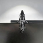 statue gothique reine robe noire satinée classique occasion noël valentin anniversaire nouveauannée