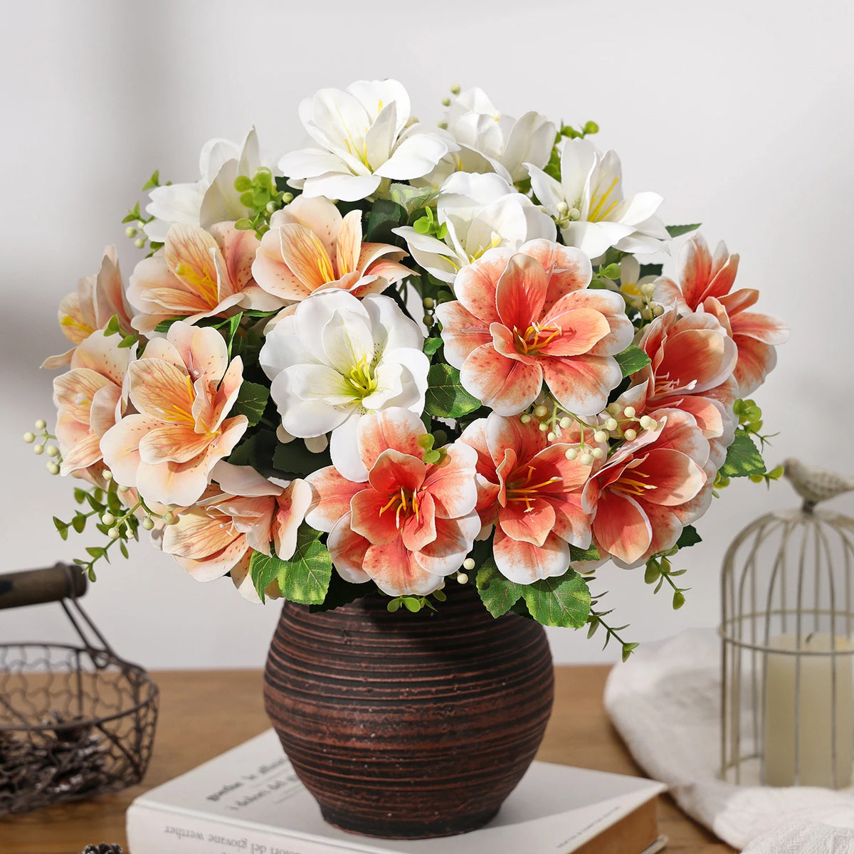 Décoration intérieure bouquet azalea fleurs lys classique vase orange blanc rose bleu marron