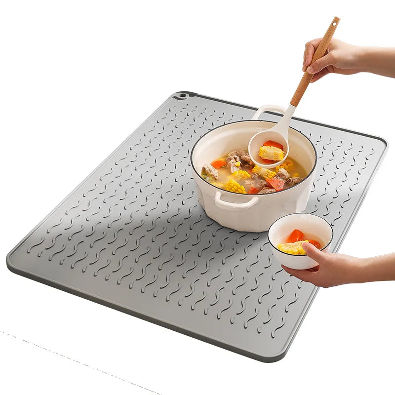 tapis protection table silicone moderne rayures ondulées gris clair blanc