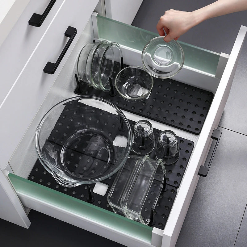 support vaisselle extensible noir perforé moderne clips assiettes bols verres rangement cuisine ajustable