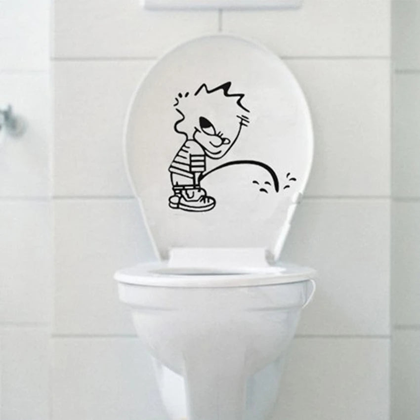 Autocollant mural Bad Boy Pees en or dans une salle de bains moderne