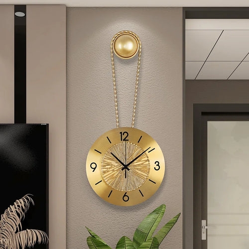 Horloge murale moderne blanche pour salon avec design simple
