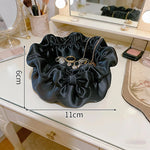 sac bijoux violet blanc moderne élégant satiné rangement bague chaîne réutilisable