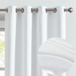 Rideau blanc élégant pour salon, équipé d'anneaux métalliques robustes, idéal pour un style moderne et lumineux. Ajustement parfait pour fenêtres standards, offrant intimité et élégance. Design minimaliste et moderne, facile à installer.