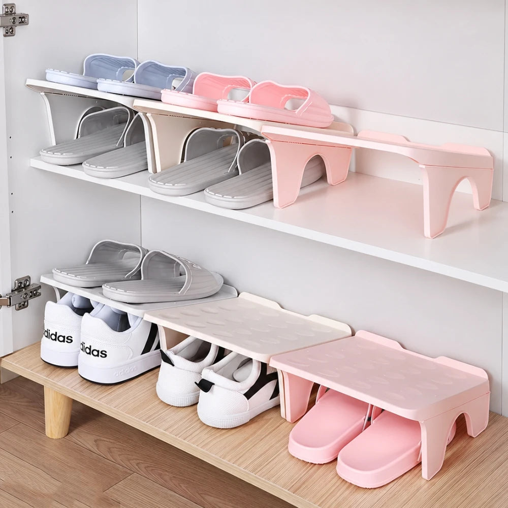 support chaussures moderne texture rugueuse couleur beige rose clair bleu clair minimaliste