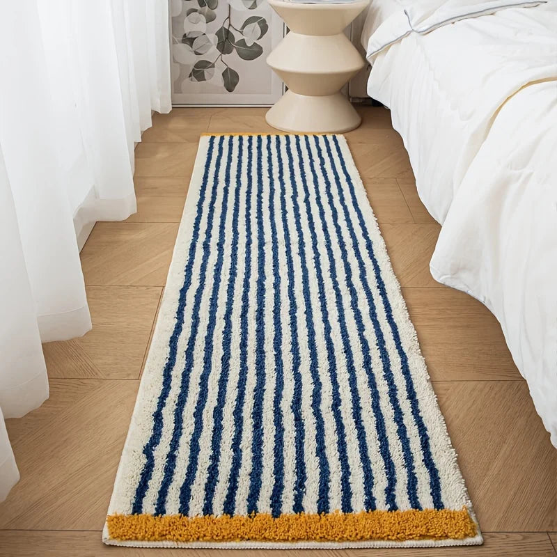 tapis salle bain doux motif rayures bleu marine blanc jaune moderne intérieur maison