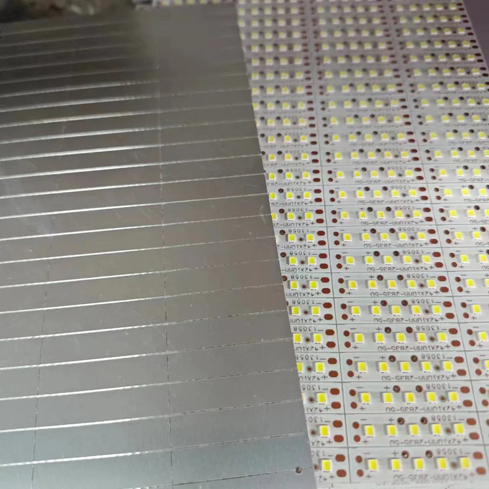 bande led blanc moderne 42x10mm diodes smd2835 3v 300ma opaque sans fixation visible