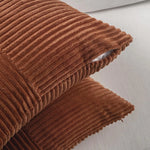 housse coussin carrée marron rayures horizontales moderne canapé lit décoration maison