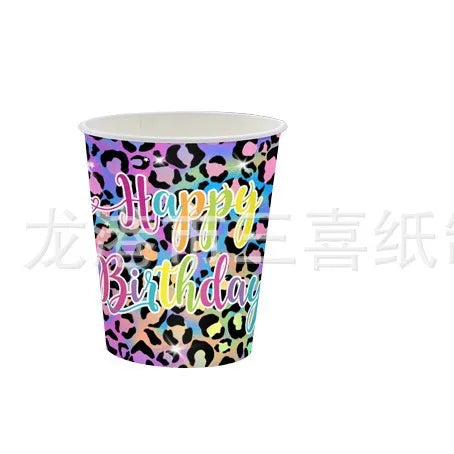 assiettes anniversaire imprimées léopard multicolore serviettes couverts verres festifs papier jetables fete enfants deco