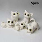 figurines chats miniature résine noir blanc yeux jaunes brillants cartoon mignon décoration erotiquecollector