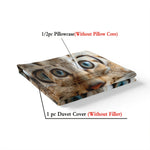 Parure de lit blanche avec chats couchée sur lit