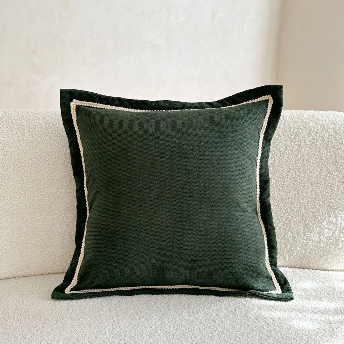 housse coussin décoratif carré couleur marron doré orange texture veloutée bord festonné scandinave minimaliste