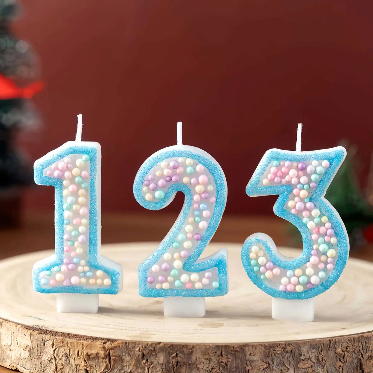 bougies anniversaire numéraires chiffres bleu pastel multicolores décoration gâteau enfant brillantes support blanc