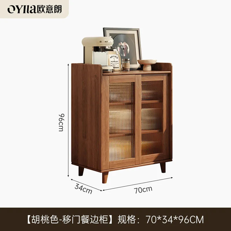meuble cuisine chêne foncé tiroirs verre coulissant rangement vin horloge plante livres