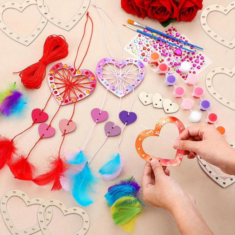 décoration artisanale coeurs bois plumes pinceaux fêtes mères rouge violet blanc