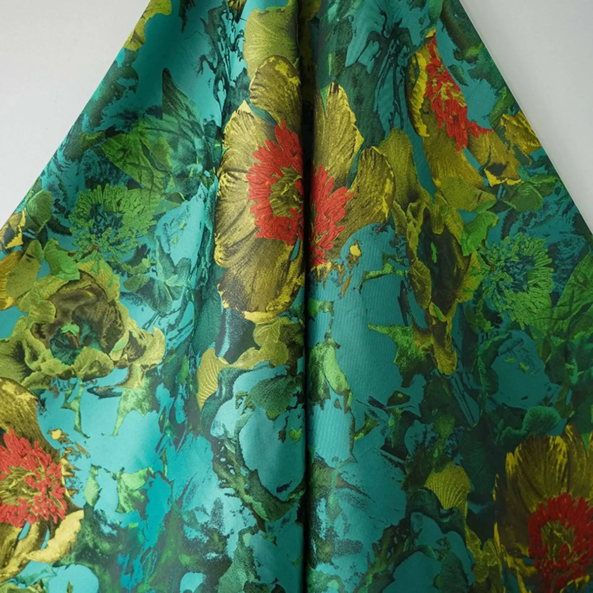 tissu imprimé floral vert rouge jaune noir motifs fleurs veste jupe sac coussin projet