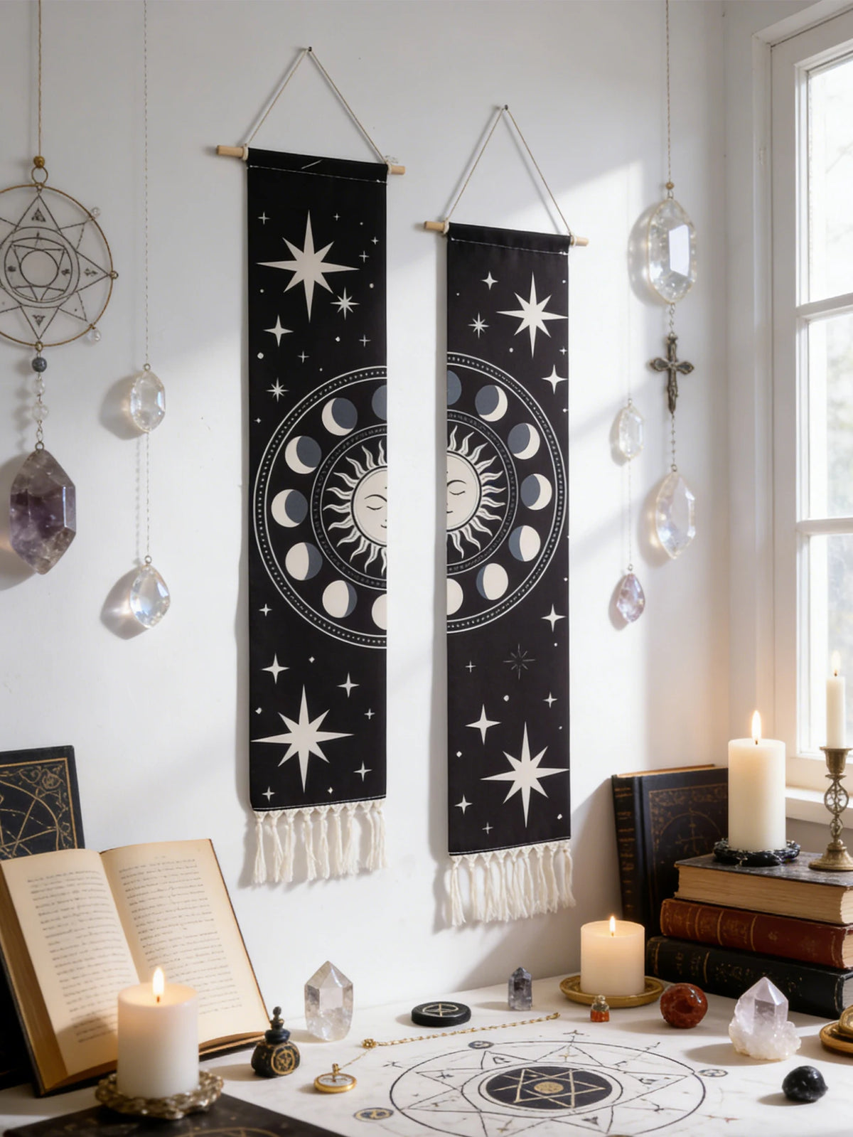 tapisserie bohème lunes étoiles noir blanc franges murale décoration mystique