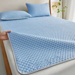 matelas rafraîchissant bleu clair texture géométrique moderne oreiller