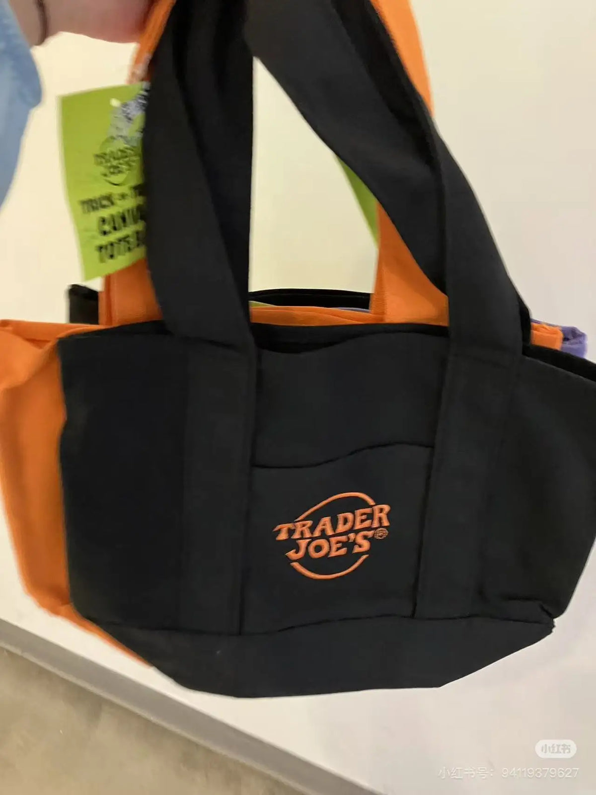 sac main réutilisable toile orange violet noir vert moderne poignées détachables étiquette logo sac