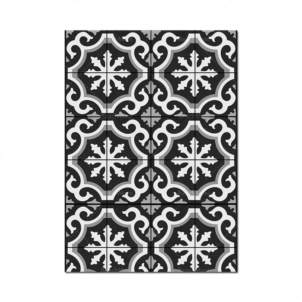 Carreaux noirs et blancs avec des motifs décoratifs géométriques.