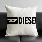 housse coussin blanche peluche courte logo noir canapé salon décoration intérieure moderne coton