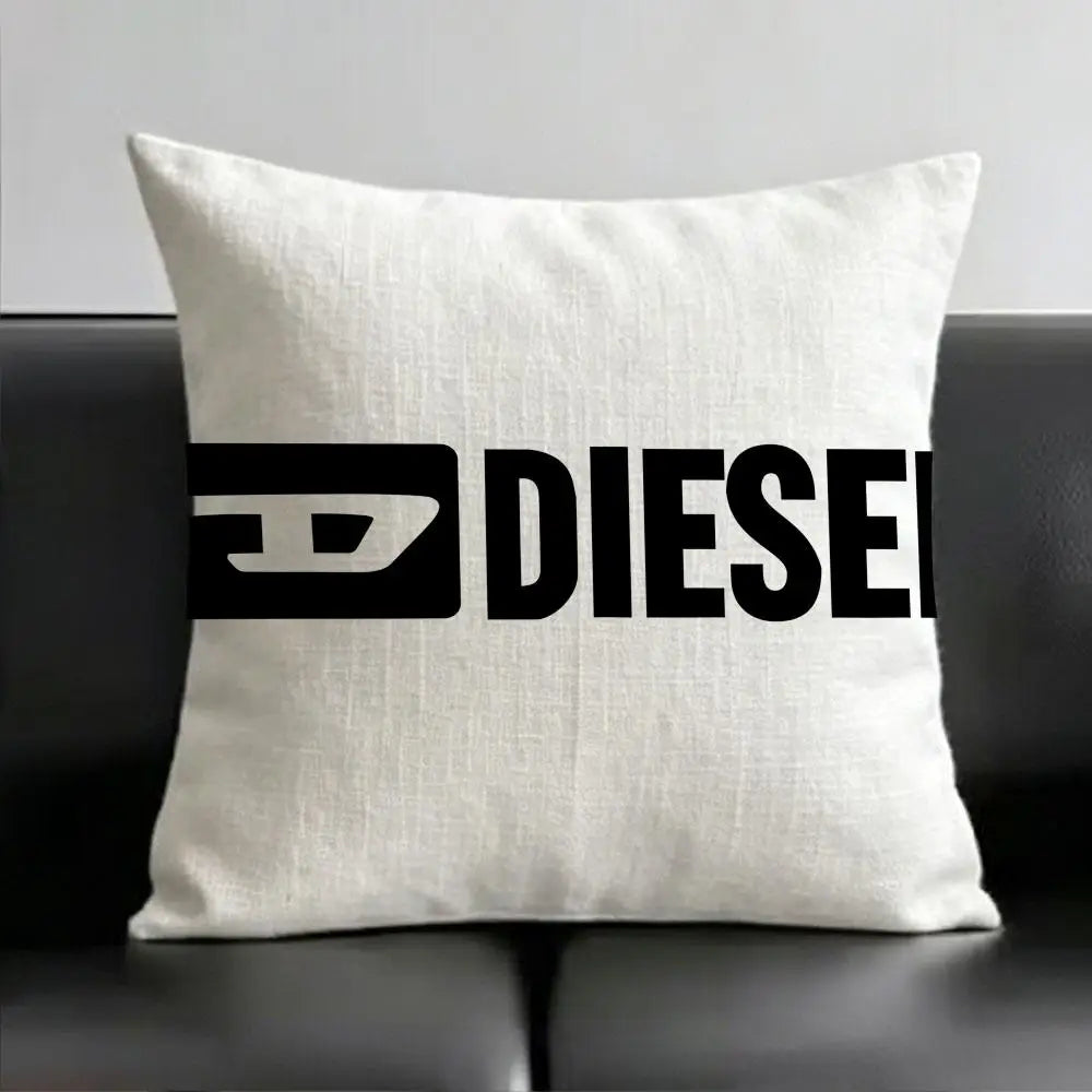 housse coussin blanche peluche courte logo noir canapé salon décoration intérieure moderne coton