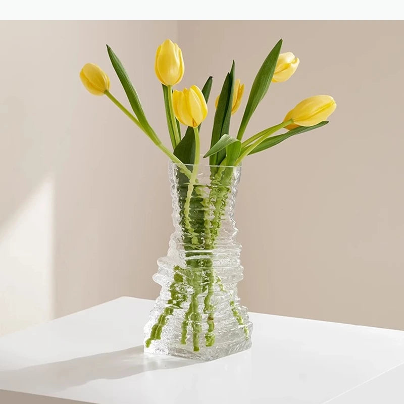 vase verre texturé moderne transparent gris noir fleurs artificielles décoration intérieure minimaliste