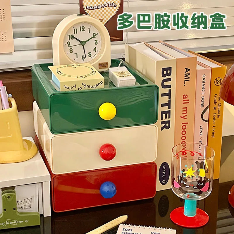 boîte rangement tiroirs couleur rouge verte blanche moderne minimaliste plastique poignées