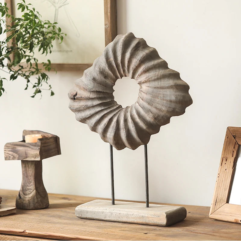 Sculpture bois rustique artisanale gris clair rayures horizontales tringles métalliques vintage entrée decoration