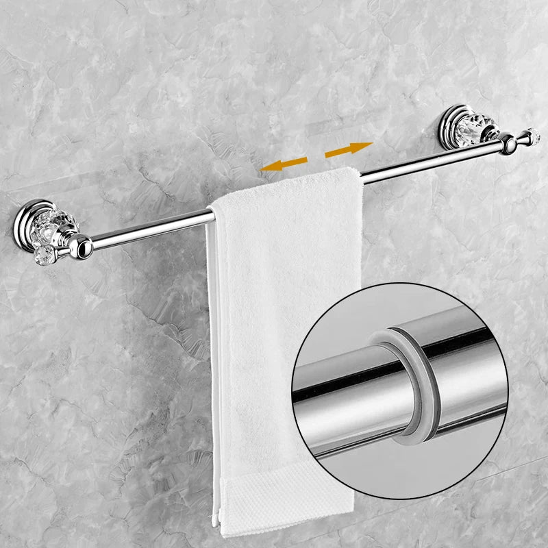 accessoires salle bain chrome cristaux motifs dorés porte savon dentifrice serviettes goblets sèche cheveux