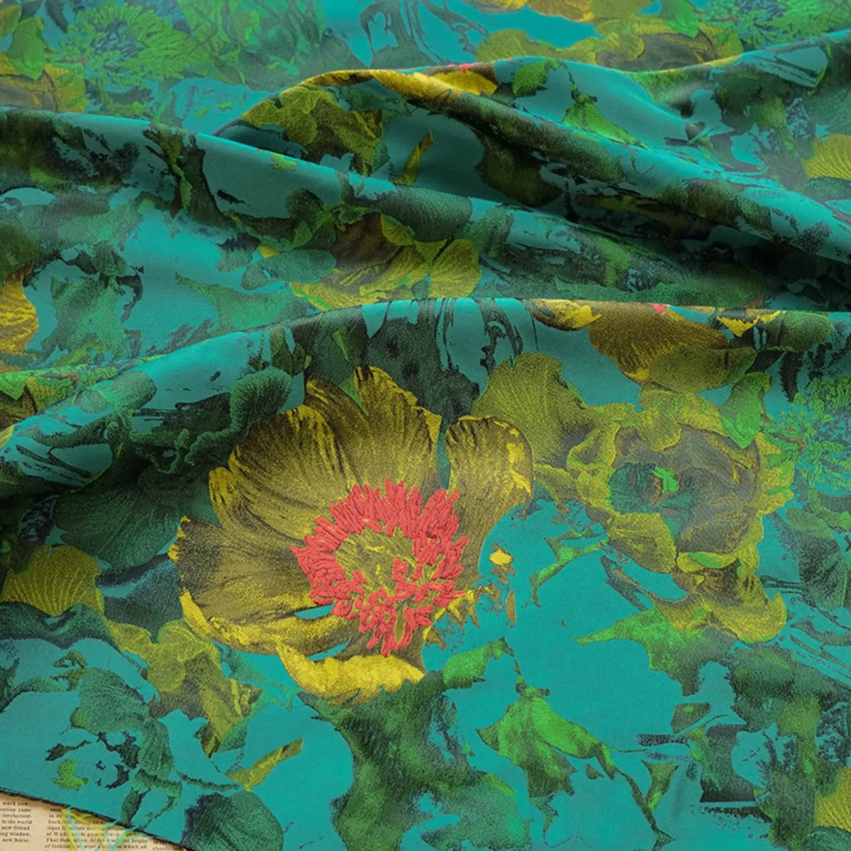 tissu imprimé floral vert rouge jaune noir motifs fleurs veste jupe sac coussin projet