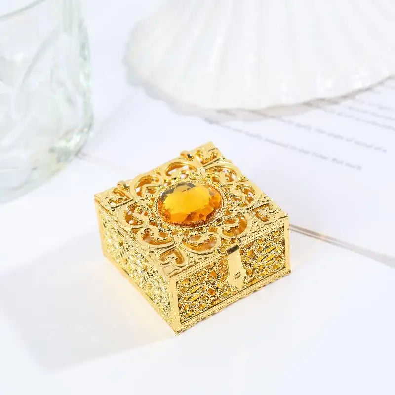 boîte bijoux noir ornements floraux vintage élégante argentée brillante cadenas porte bijoux rangement sécurité