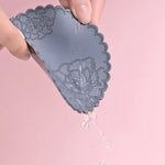 coasters silicone motifs floraux bord dentelé gris blanc transparent décoration florale