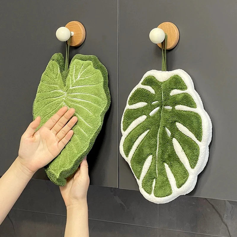 serviette toilette décorative vert blanc motif feuille coton crochets bois cuisine salle