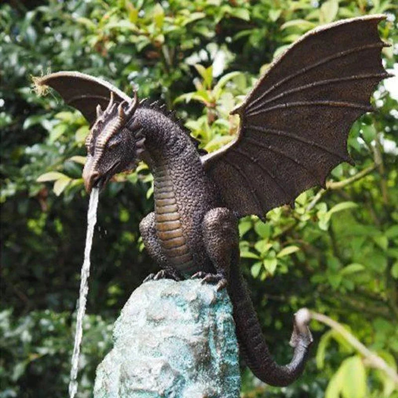 statue dragon fontaine bronze éclair orangé vert émaillage fantastique maison jardinextérieur
