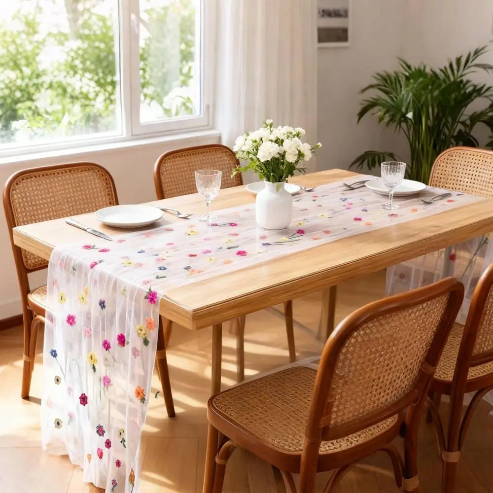 nappe transparent tulle fleurs brodées table manger décoration champêtre pâques fête couleurs variées