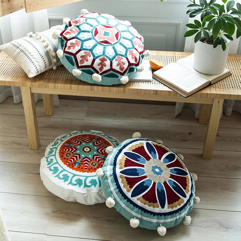 taies d'oreiller rondes géométriques coton polyester pompons blancs ethnique bohocoration intérieure hôtelière hôpitalisée