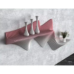 étagère murale bois clair moderne rose gris ondulé minimaliste fixations murales vases fleurs séchées