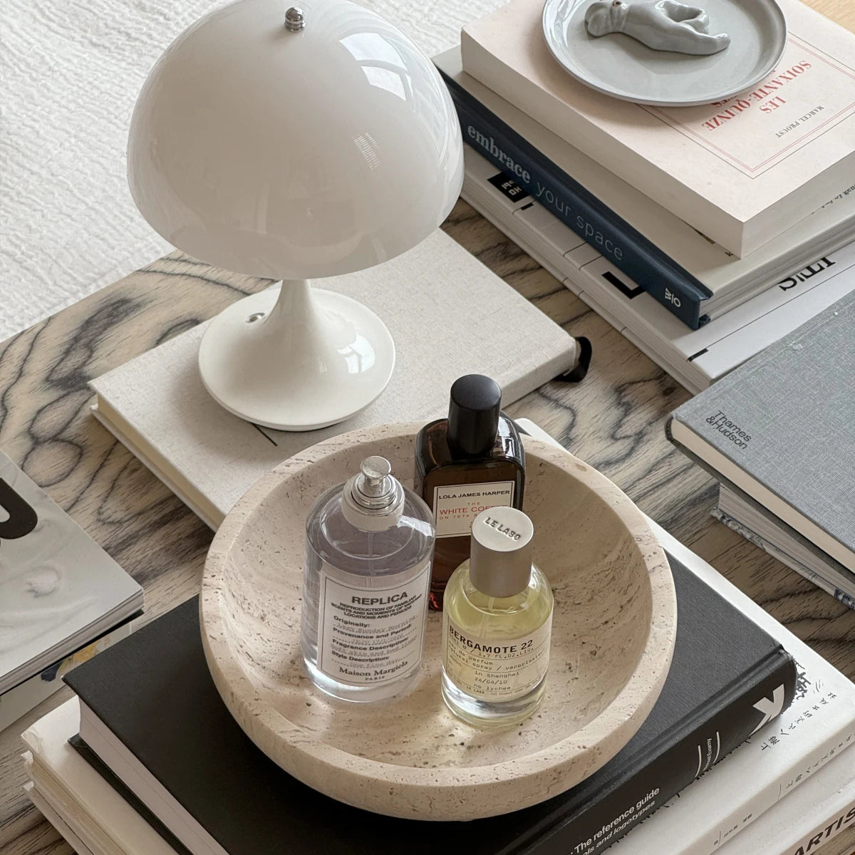 bol décoratif moderne minimaliste pierre naturelle texture marbrée opaque beige clair bijoux parfums boules