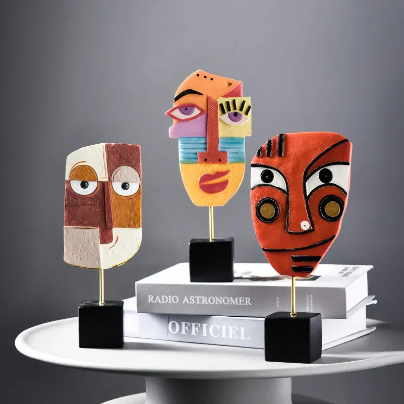 décorations abstraites modernes sculptures résine couleurs vives artistique masques africains