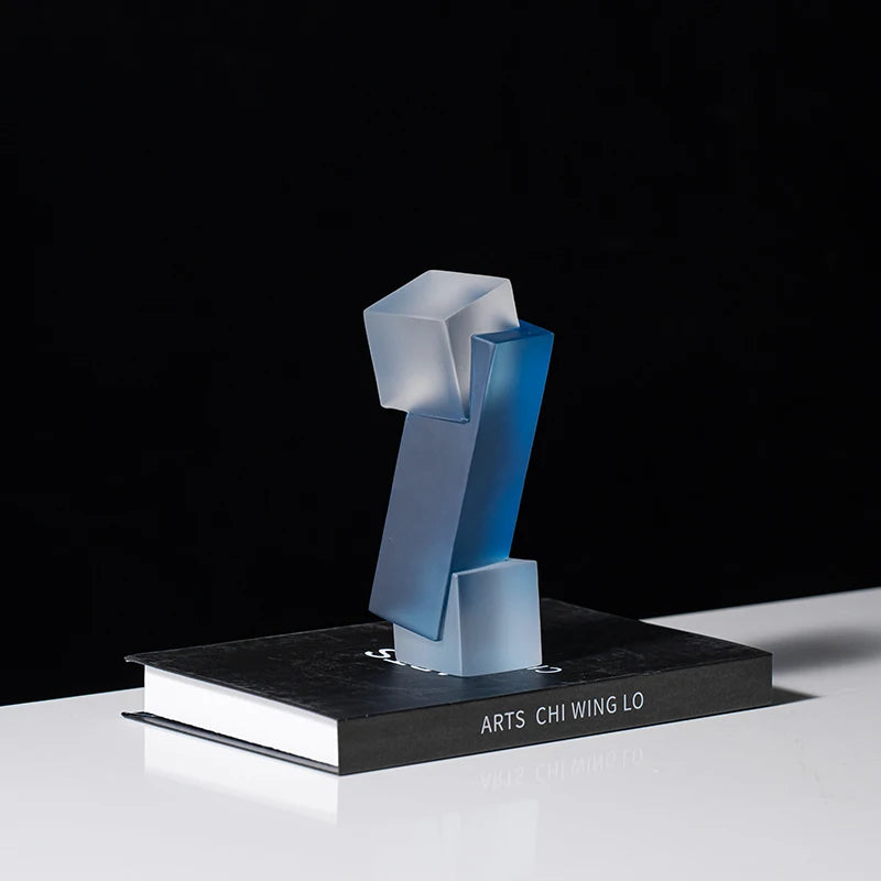 ornement géométrique bleu blanc moderne sculpture abstraite transparent simple deco salon