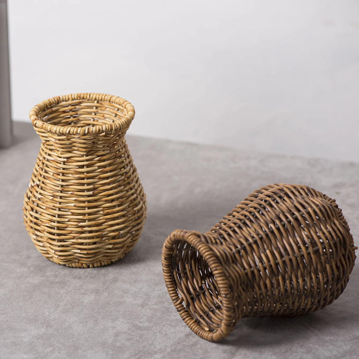 vase rotin tressé main beige clair décoration maison fleurs séchées traditionnel effet chic