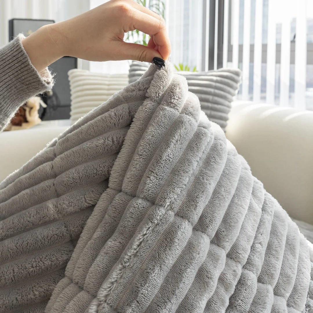 housse canapé gris clair rayures horizontales flanelle salon hiver moderne