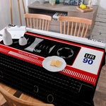 nappe rétro géométrique cassette audio noire blanche rouge table manger polyesterversible
