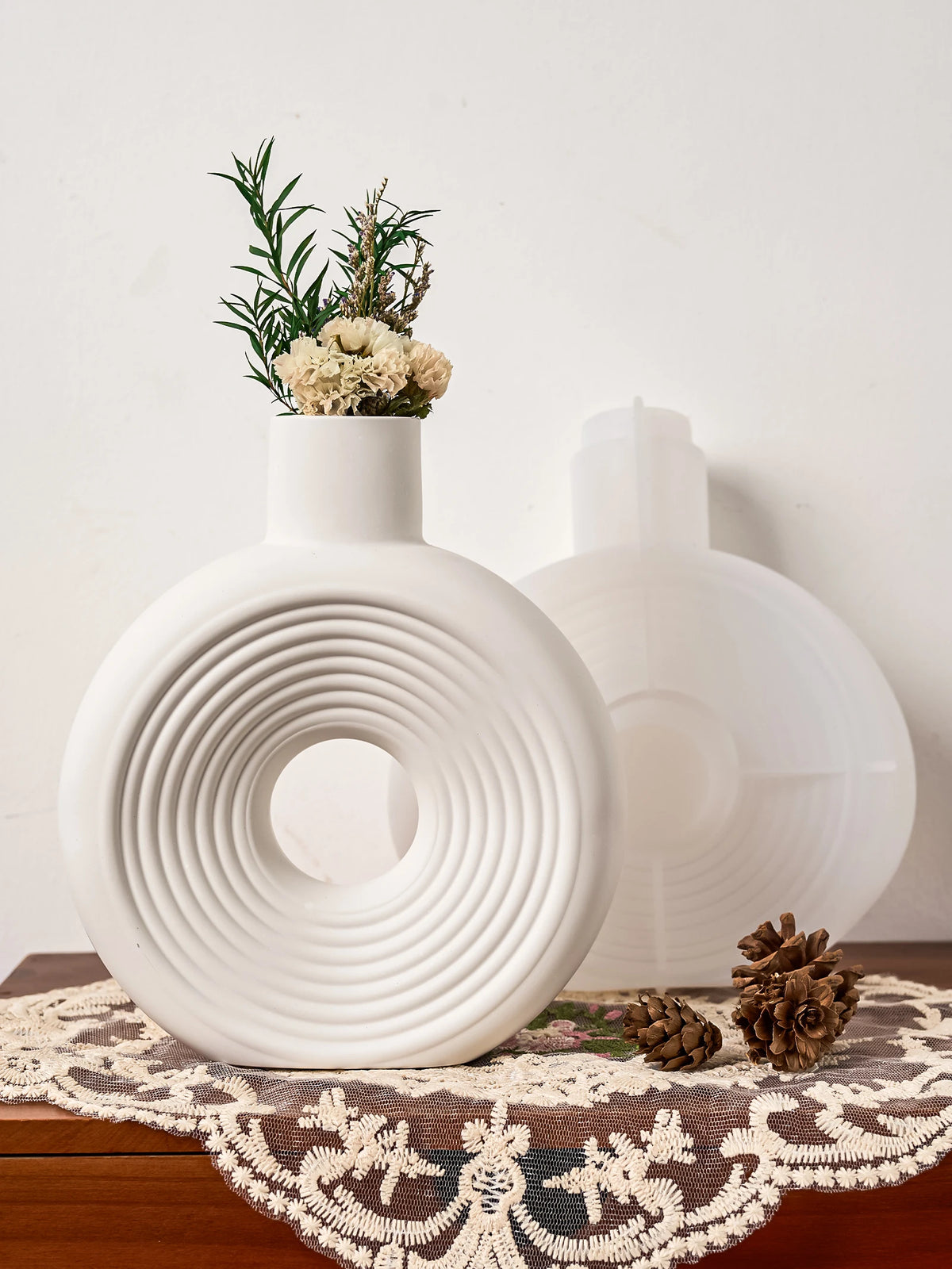 vases decoratifs silicone blanc texturé moderne minimaliste fleurs séchées roses herbes épis blébranches vertes