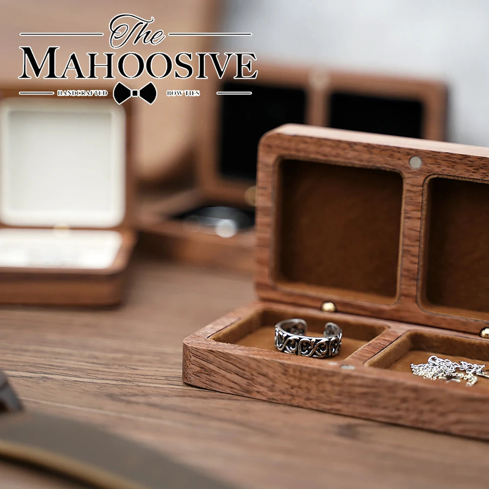 boîte bijoux bois foncé compartiments velours intérieur moderne anneaux rangement cadeau