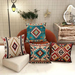 housse coussin motif aztèque ethnique beige bleu rouge noir marron polyester carré 45x45cm