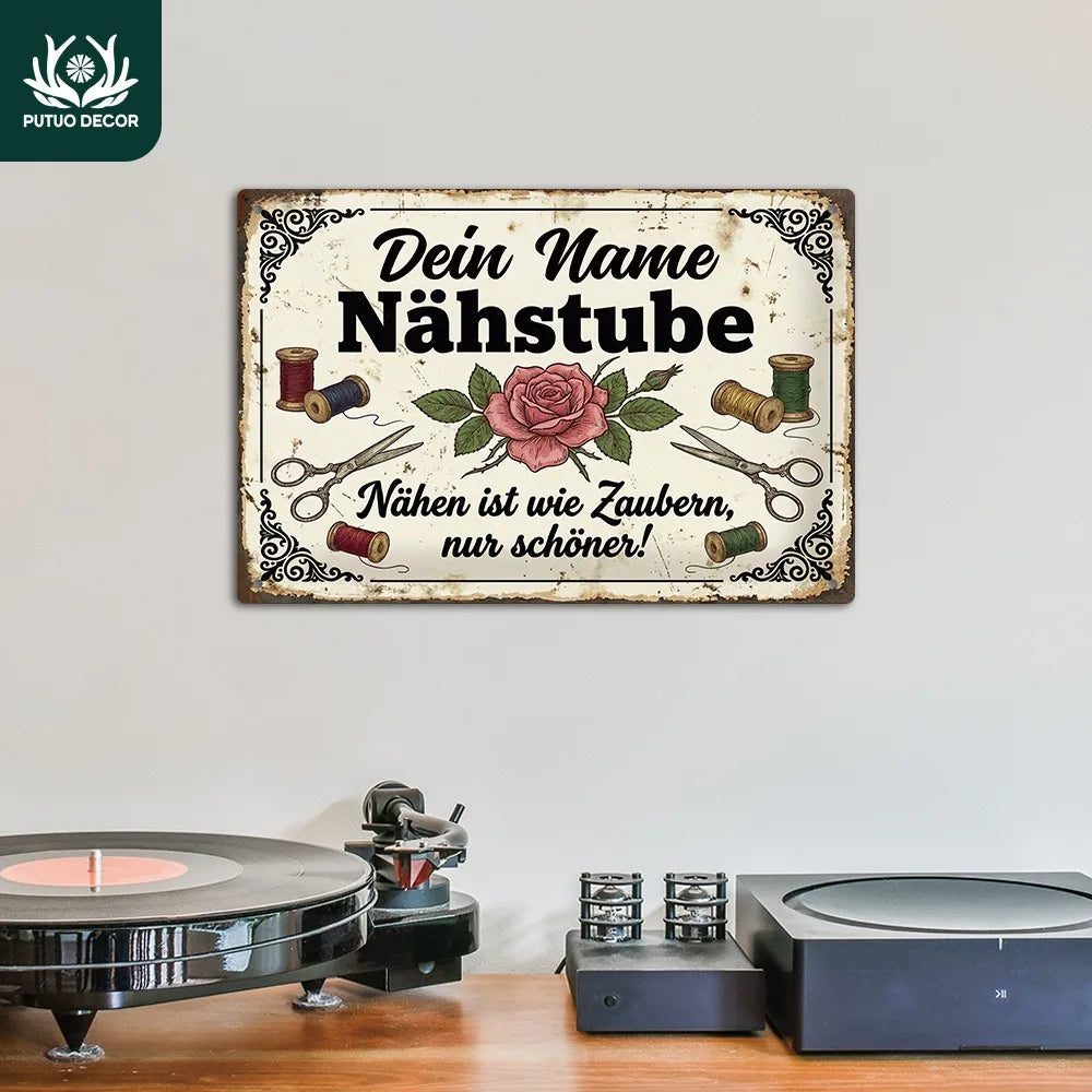 panneau decoratif metal motif floral vintage rose elements graphiques bobines ciseaux beige argenté