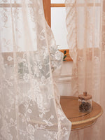 rideau floral brodé beige clair classique romantique translucide fenêtre décoration polyester